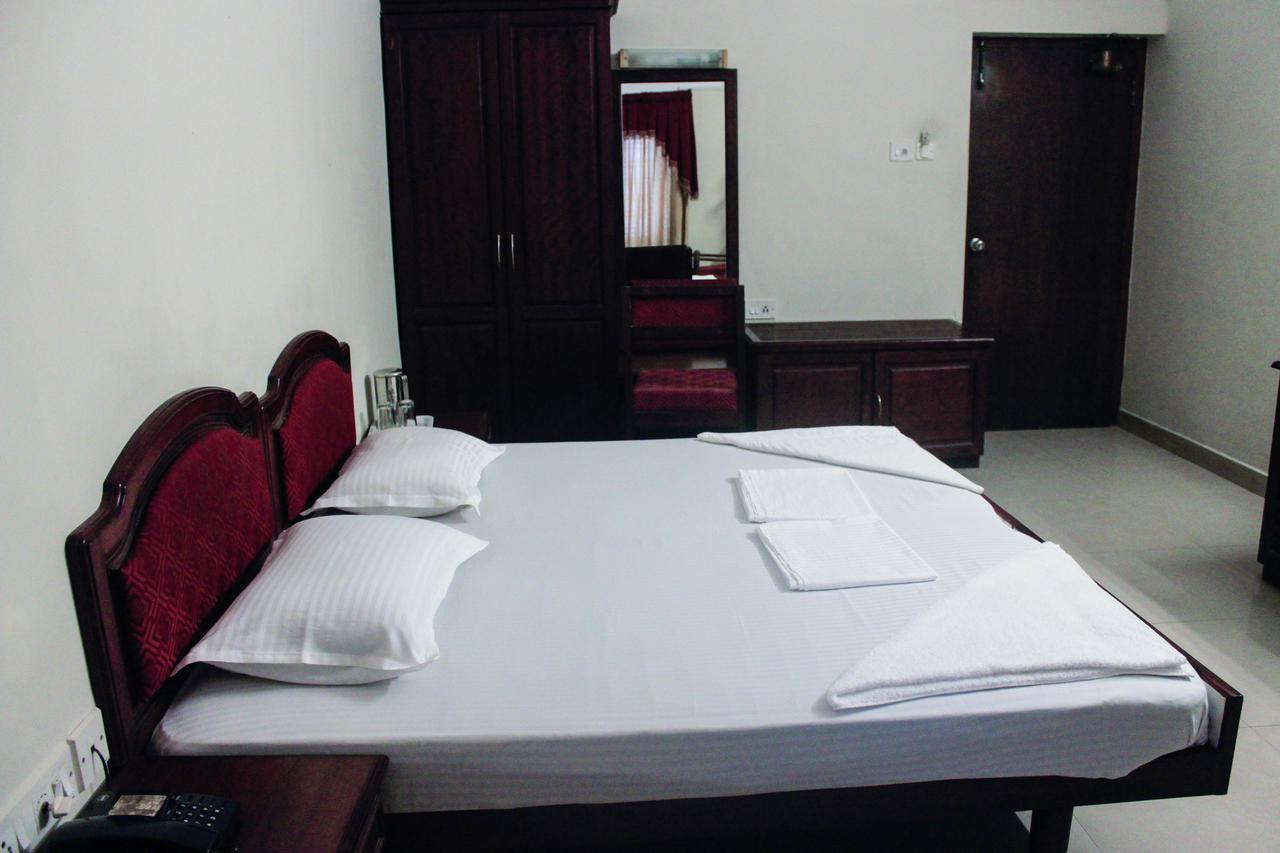 โรงแรมเกียรฐิ Thiruvananthapuram ภายนอก รูปภาพ